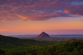 Mount_Beerwah_Glow900.jpg